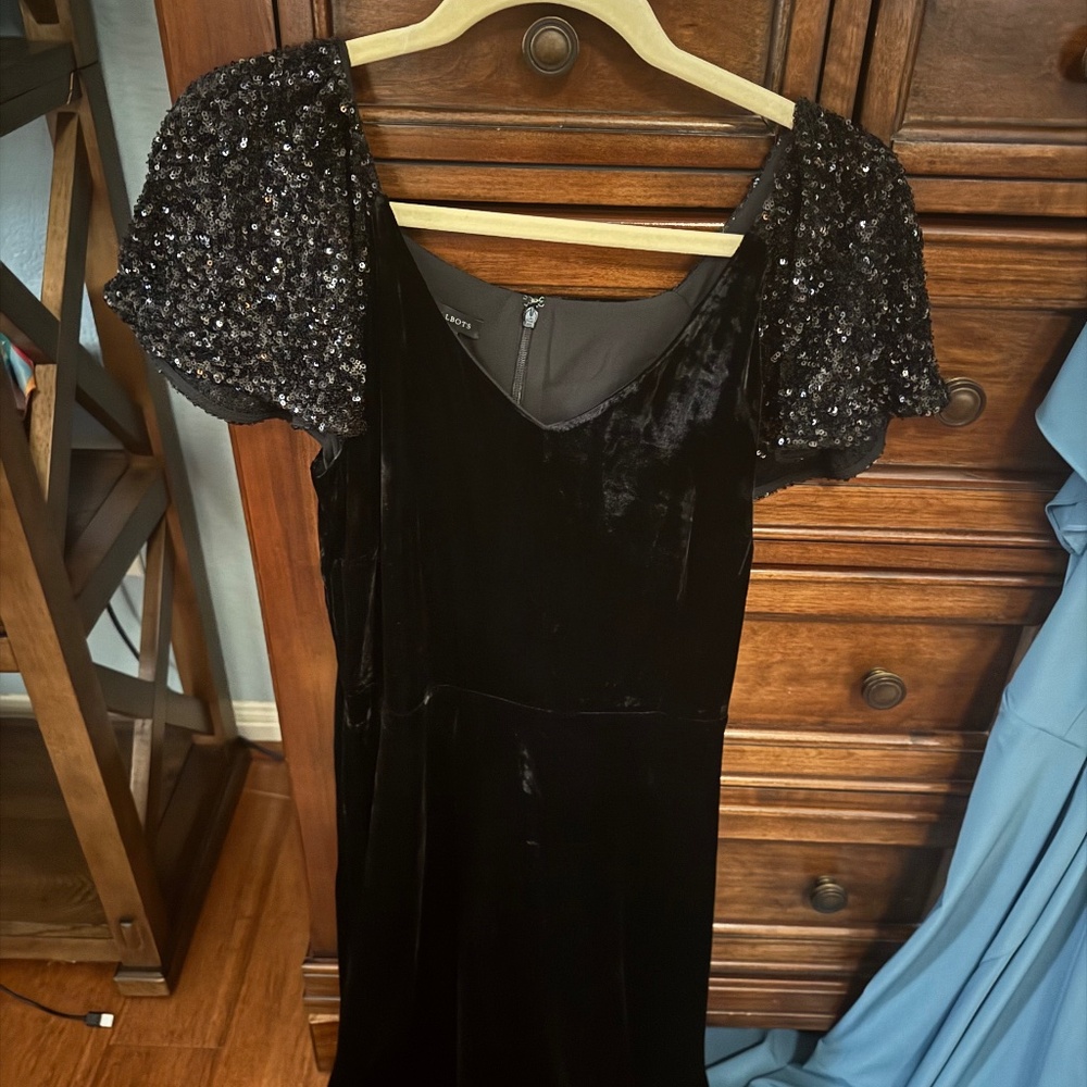 Black sequin + Velvet Dress - Size Small
